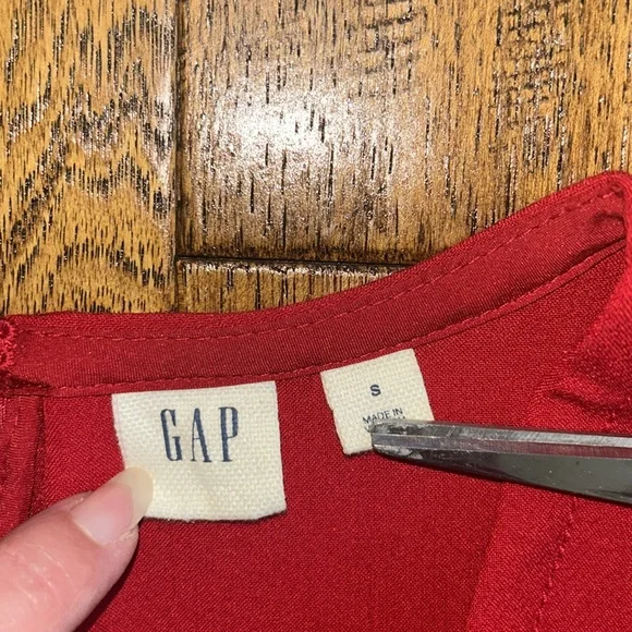 GAP Red V-Neck Dress: Size Small - Picture 6 of 10
